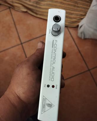 regolatore voce behringer 