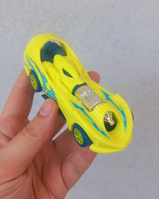 macchina gialla Hot Wheels