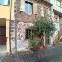 Casa indipendente con terrazza e cortile