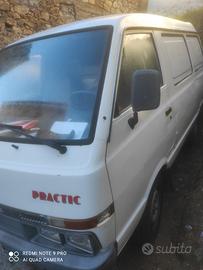  furgone Nissan vanette