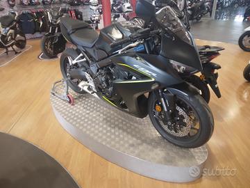 Honda CBR 650 R e-CLUTCH