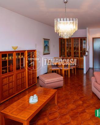 TRILOCALE CON BOX E CANTINA A BEATA GIULIANA !
