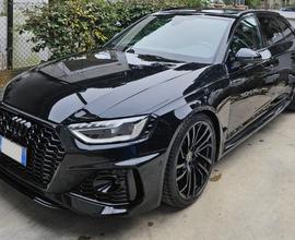 Audi RS4 AVANT - 331 Kw