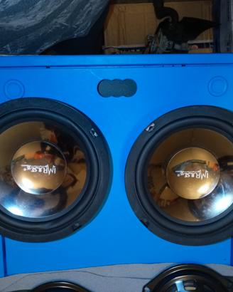 Amplificatore con altoparlanti  woofer 