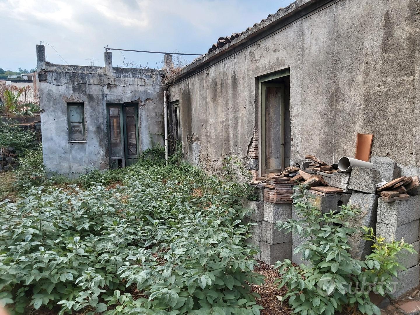 Terratetto unifamiliare Aci Catena centro - Vista 2