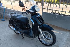 Scarabeo Light 200