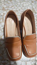 Mocassini in pelle con tacco alto e plateu