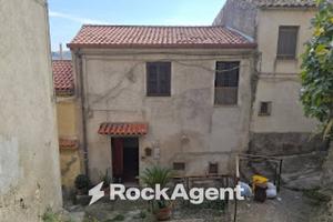 Casa indipendente di 90 m² con 2 locali a Gioiosa 