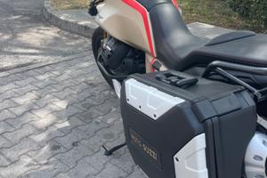 Moto Guzzi V85 TT modello Travel