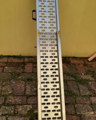 pedana per carico scooter