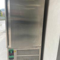 Abbattitore professionale 15 teglie