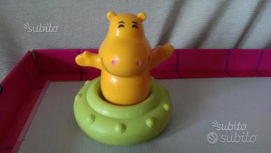 Giochi bagnetto , mare . Barchetta , ippopotamo