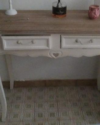 Consolle in stile Shabby Chic con cassett