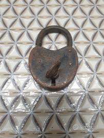 antico lucchetto molto vintage 