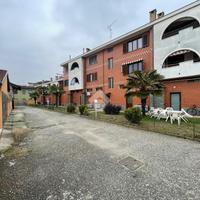 3 LOCALI A MOMO