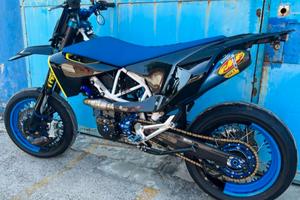 Husqvarna 701 SM full kit 2016 (depo libretto)