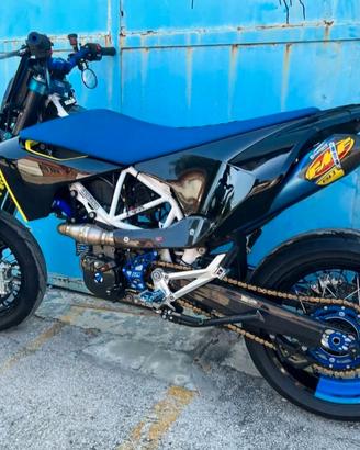 Husqvarna 701 SM full kit 2016 (depo libretto)