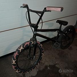 Bicicletta BMX 