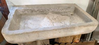 Antico Lavandino in Pietra