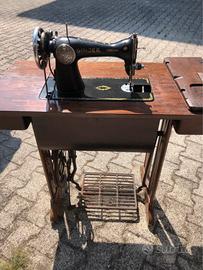 Mobile con macchina da cucire Singer