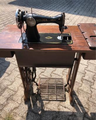 Mobile con macchina da cucire Singer