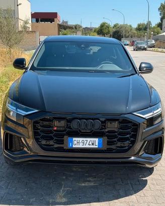 AUDI Q8 S-Line