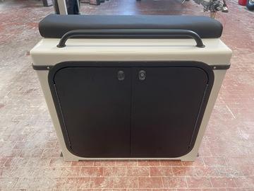 Leaning Post Boston Whaler Guardian