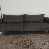 divano come nuovo con pouf 