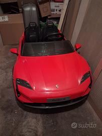 Porsche Taycan Turbo S elettrica per bambini