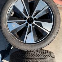 Cerchi con gomme invernali V e vito