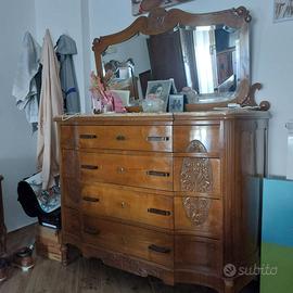 mobili antichi stile liberty