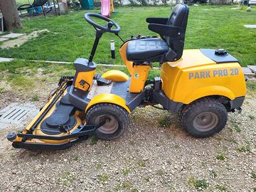 Trattorino tagliaerba idrost - 20 hp bicilindrico