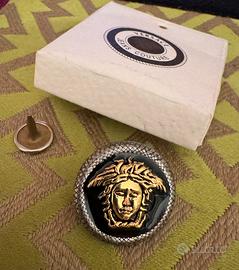 Bottone Versace