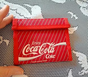 Borsellino rosso Coca Cola in tessuto plastificato