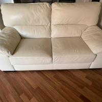 Divano in pelle beige