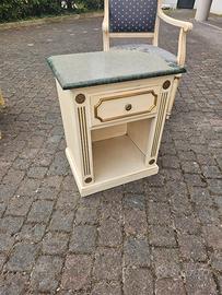 comodini con top in marmo