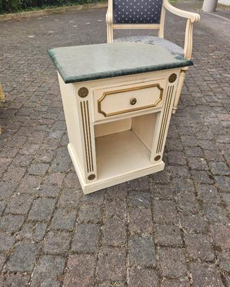 comodini con top in marmo