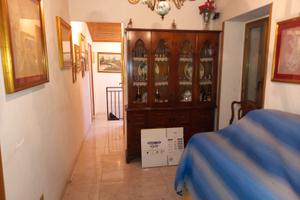 Appartamento su due livelli con terreno