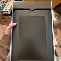 Tavoletta grafica, cuffie e Sj cam