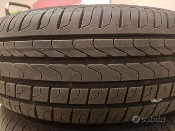 Vedo 4 gomme+ cerchi lega Pirelli per W
