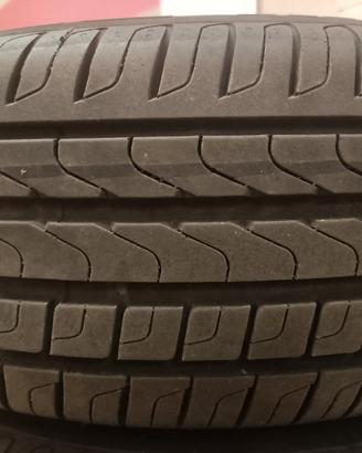 Vedo 4 gomme+ cerchi lega Pirelli per W