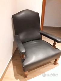 POLTRONA IN PELLE NERA