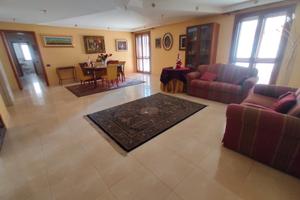 Siracusa Via Noto Ampio 7 Vani, Garage