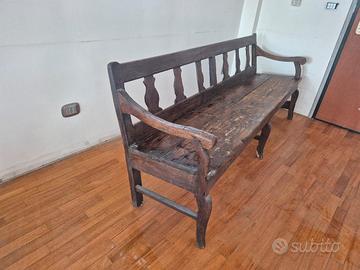 mobili ( tavolo,panca ,vetrinetta)