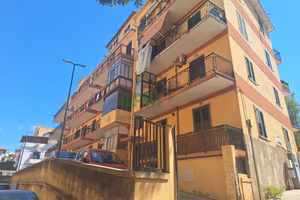 APPARTAMENTO IN CENTRO A REGGIO CALABRIA - 80 MQ -