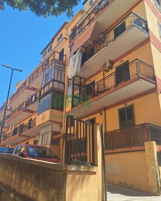 APPARTAMENTO IN CENTRO A REGGIO CALABRIA - 80 MQ -