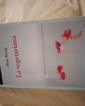 libro come nuovo " la vegetariana "