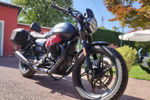 Moto Guzzi V7 Stone