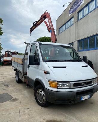 Iveco Daily 35c13 con Gru cassone fisso