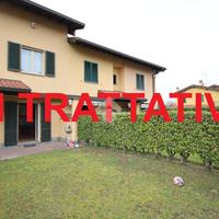 VILLA A SCHIERA A BARZANÒ
